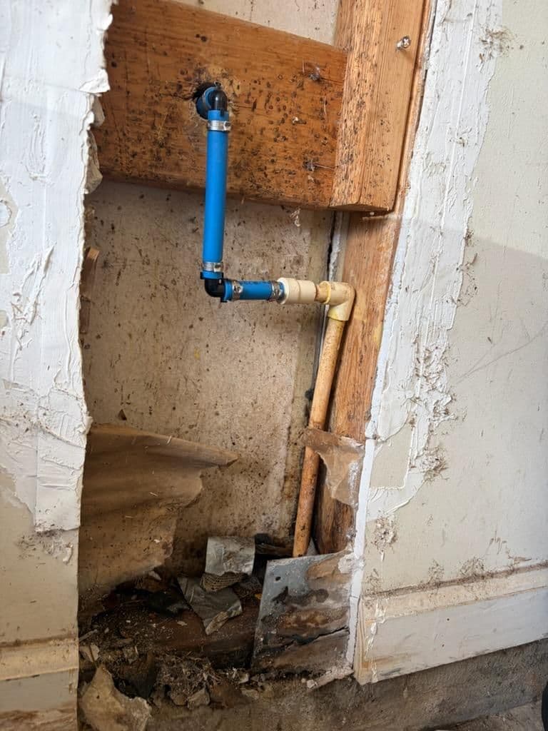Gallery photos for Old Pipes Behind the Wall Getting a Proper Fix: Image #2